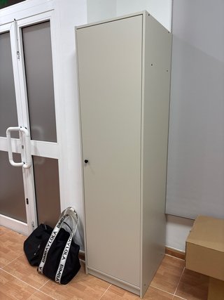 Armario IKEA color beige