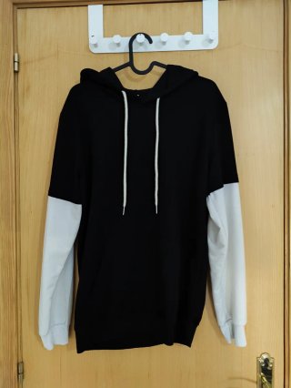 Sudadera con capucha bicolor