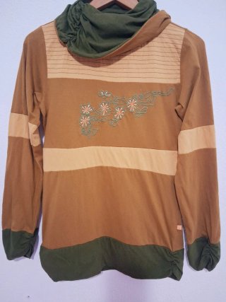 Jersey con detalles bordados