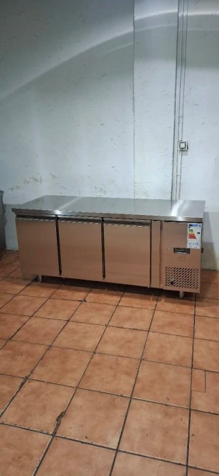 Mesa Fría Bajo Mostrador de Acero