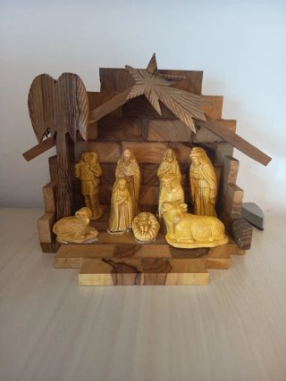 Belén de Madera de Olivo Artesanal 1