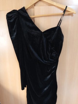 Vestido de fiesta terciopelo asimétrico