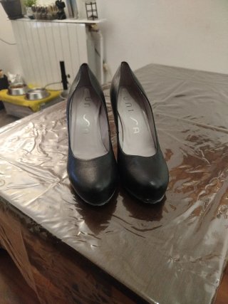 Zapatos de tacón Unisa negros
