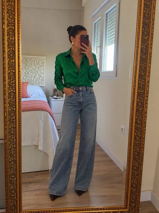 Blusa de satén verde Zara