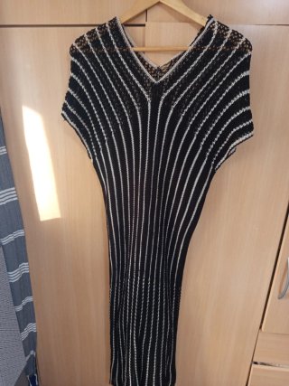 Vestido largo de hilo negro y dorado