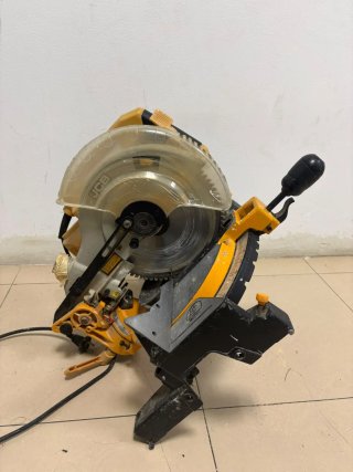 Sierra Ingletadora JCB