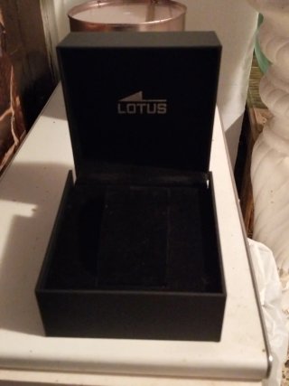 Caja para reloj Lotus