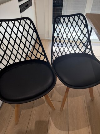 Set de 4 Sillas Negras de Diseño