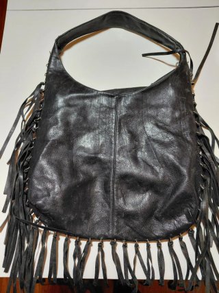 Bolso de Piel Negro con Flecos