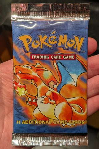 Pokémon Mistery Box - Base Set Charizard Pack