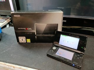 Nintendo 3DS Negra con caja