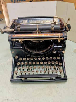 Máquina de escribir antigua Underwood
