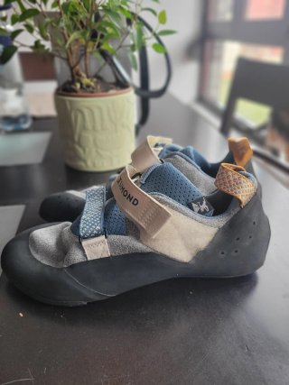 Talla 39 y 41. Pies de gato Simond