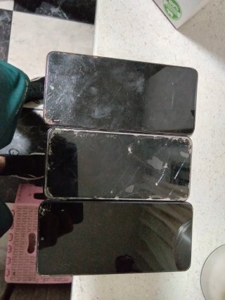 3 Teléfonos para piezas