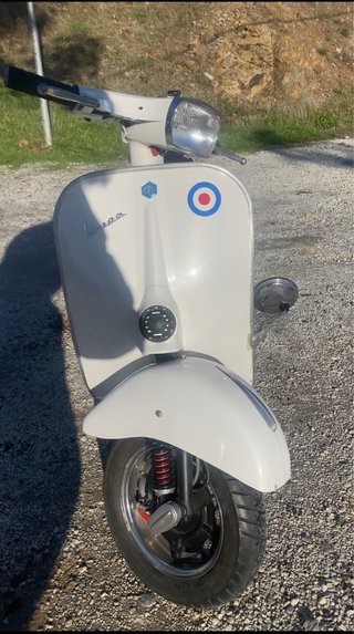 Vespa Primavera Blanca (1982)