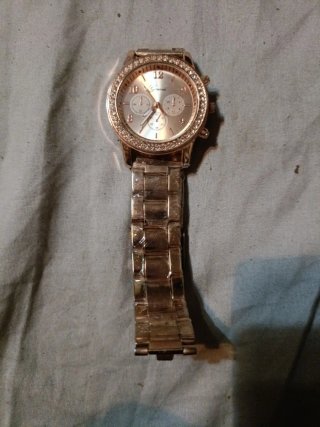 Reloj de Mujer Dorado con Pedrería