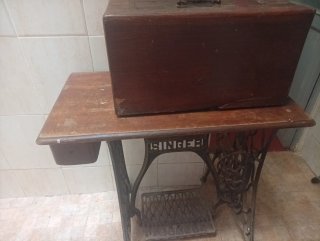 Máquina de coser Singer antigua