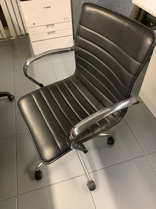 2 Sillas de Oficina de Acero regulables