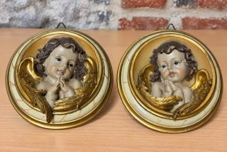 Pareja de querubines vintage en resina dorada – 12