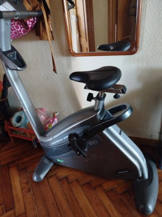 Bicicleta Estática BH Fitness Carbon Bike