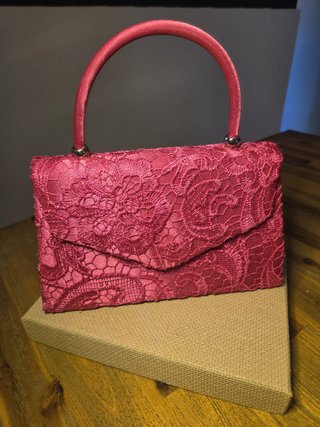 Clutch Fiesta Encaje Fucsia SwankySwans