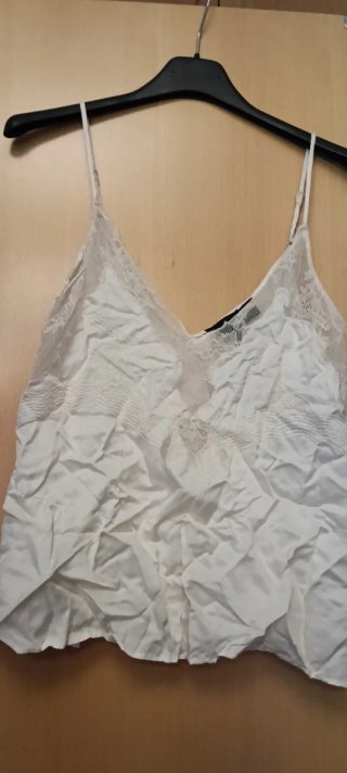 Camisa de tirantes blanca con encaje