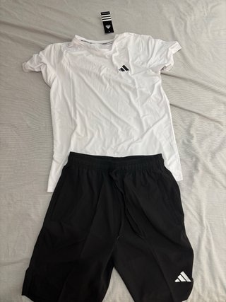 Conjunto deportivo adidas blanco y negro