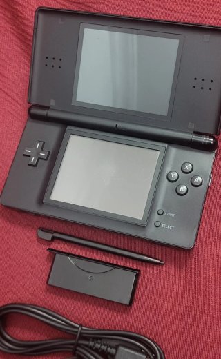 Nintendo DS Lite Negra + Cargador