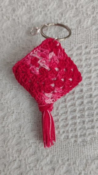Llavero de crochet artesanal acolchado