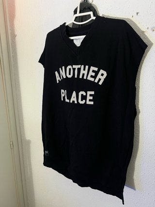 Camiseta Negra Manga Corta Another Place