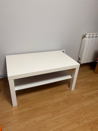 Mesa baja blanca