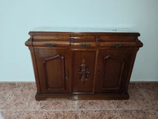 Mueble recibidor clásico de madera