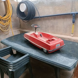 Coche de pedales antiguo rojo