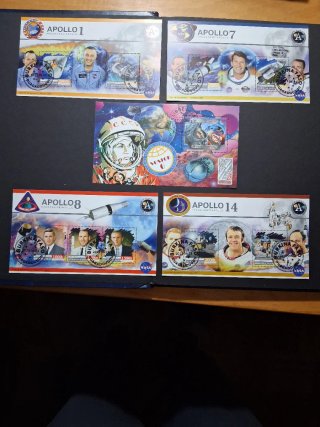 Set de 5 Hojas de Sellos de Astronautas