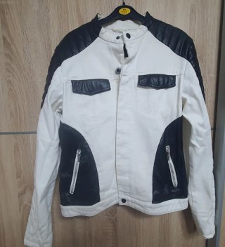 Chaqueta vaquera blanca y negra Zara