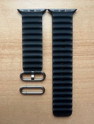 Apple Watch ULTRA 49mm. Translucent Black Ocean