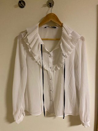 Camisa Blanca Zara con Volantes