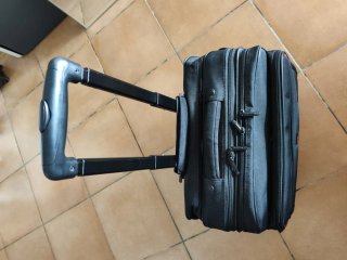 Maleta de Viaje Negra con Ruedas