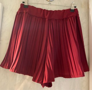 Pantalón Rojo Vino con Pliegues