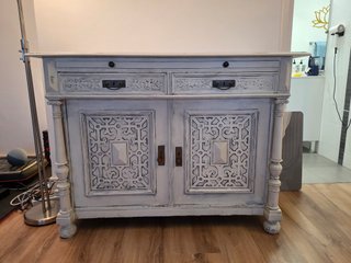Aparador Vintage Blanco con Relieves