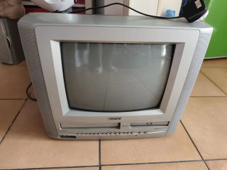 Televisor de tubo Matsui con DVD y VHS