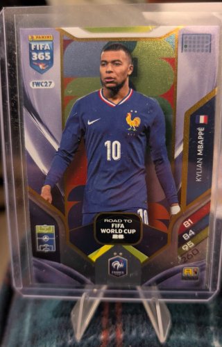 Carta Panini FIFA 365 Kylian Mbappé