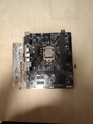 Procesador Intel i5 9400 y Placa Base