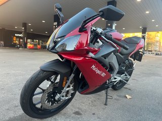 Malaguti RST 125cc (2023) – Solo 12.300 km.