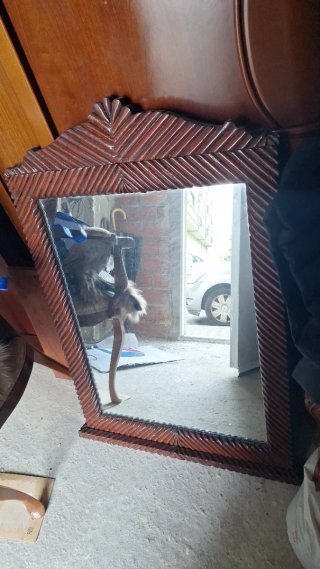 Espejo de Pared con Marco de Madera Tallada