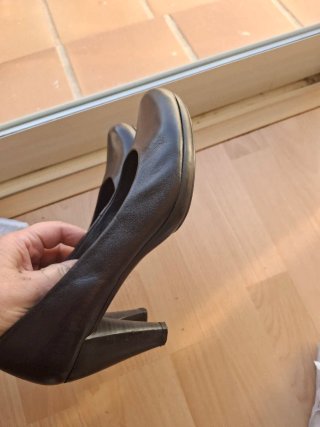 Zapatos Hispanitas T 40, negros.Como nuevos.