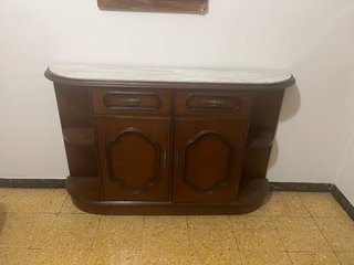 Mueble recibidor de madera con encimera