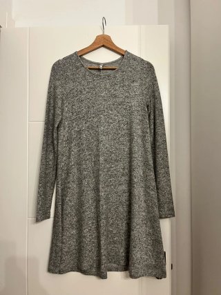 Vestido de lana gris Stradivarius