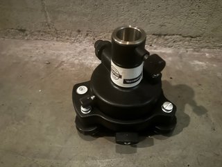 Base Nivelante con Plomada Óptica