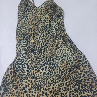 Vestido lencero satinado estampado animal